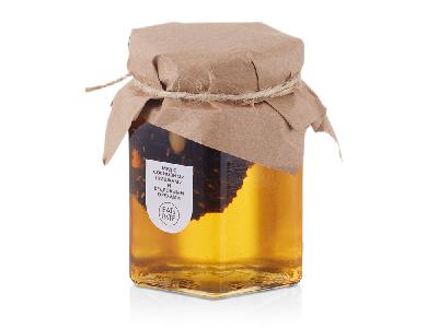 Мед с сосновыми шишками и кедровыми орехами