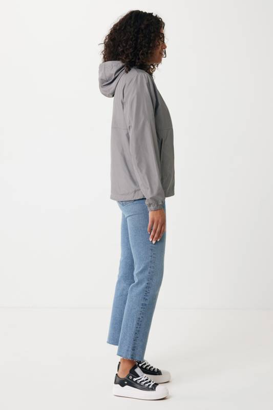 Ветровка Iqoniq Logan из переработанного полиэстера AWARE™, унисекс, 70 г/м²