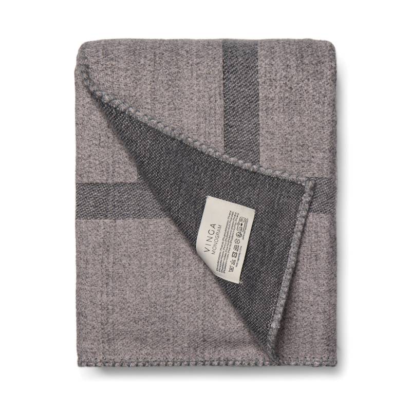 Плед VINGA Monogram из переработанного полиэстера GRS, 170x130 см