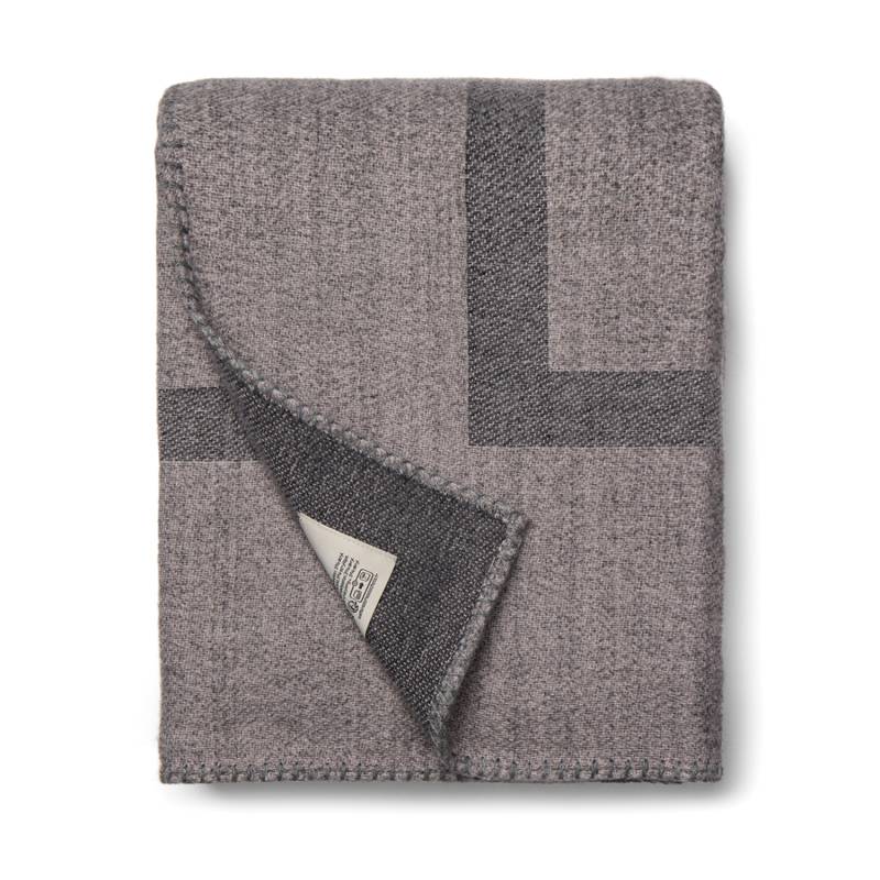 Плед VINGA Monogram из переработанного полиэстера GRS, 170x130 см