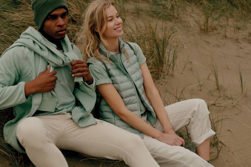 Женский стеганый жилет Iqoniq Meru из переработанного полиэстера AWARE™, 70 г/м²