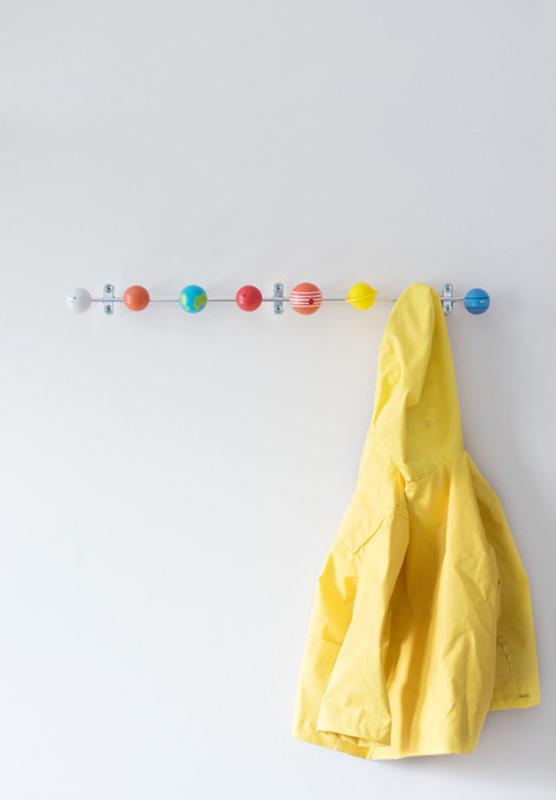 Вешалка solar system
