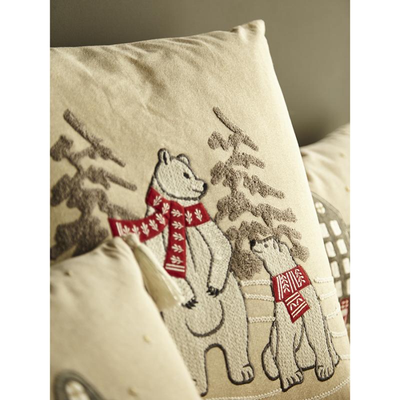 Подушка декоративная festive bears из коллекции new year essential, 45х45 см