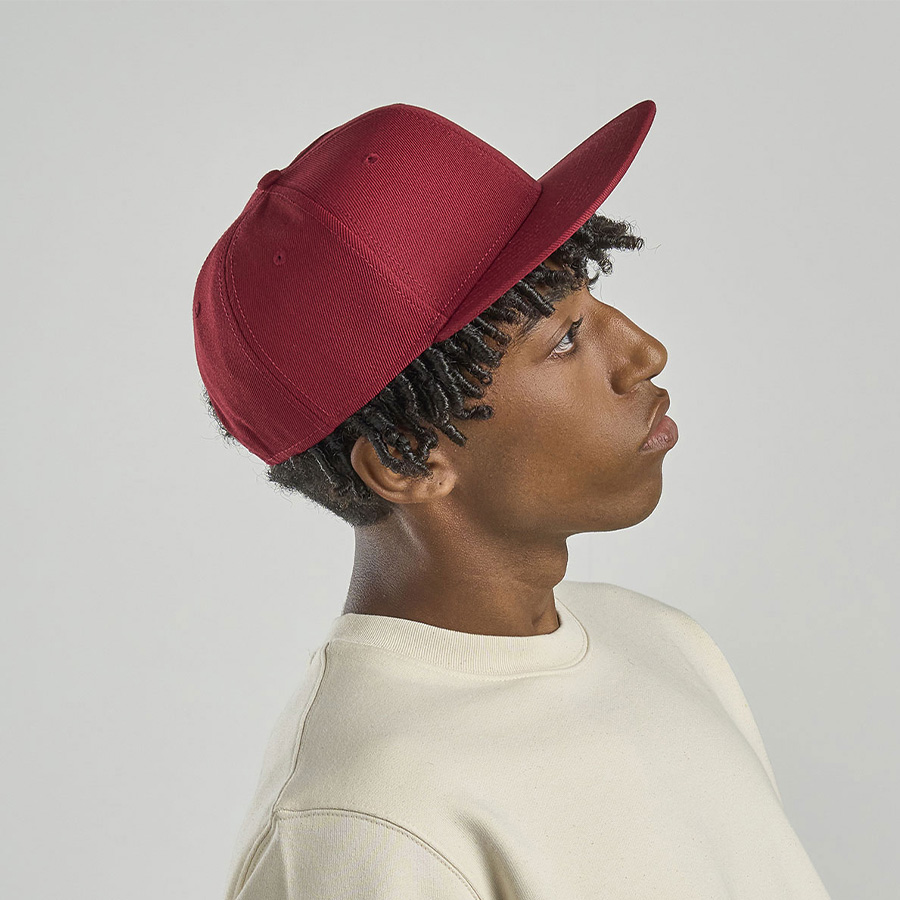 Бейсболка "SNAP BACK-S", 6 клиньев, пластик. застежка, белый, 100% перераб. полиэстер, 300 гр/м2