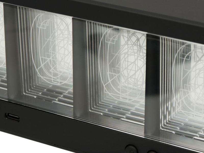 Часы с LED-подсветкой и беспроводной зарядкой Cyber, 10 Вт